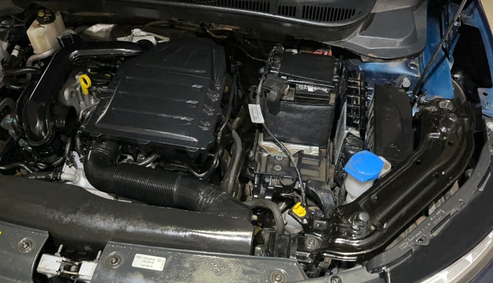 2025 Skoda KUSHAQ  Signature 1.0L TSI MT , Petrol, Manual, 7,939 km, Engine View - Left