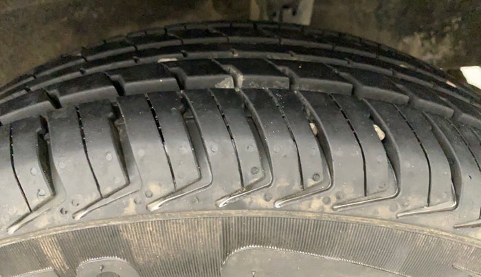 2015 Renault Kwid RXT 0.8, Petrol, Manual, 44,310 km, Left Rear Tyre Tread