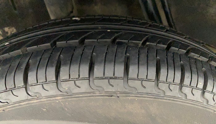 2015 Renault Kwid RXT 0.8, Petrol, Manual, 44,310 km, Right Rear Tyre Tread