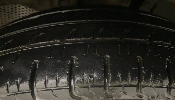 2017 Renault Kwid RXT 1.0, Petrol, Manual, 36,916 km, Right Front Tyre Tread