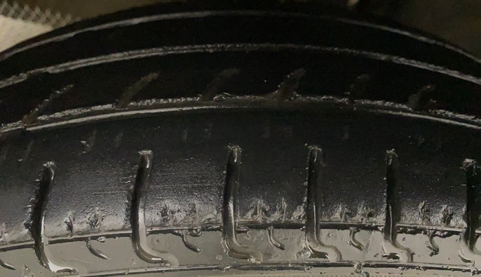 2017 Renault Kwid RXT 1.0, Petrol, Manual, 36,916 km, Left Front Tyre Tread