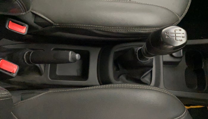 2017 Renault Kwid RXT 1.0, Petrol, Manual, 36,916 km, Gear Lever