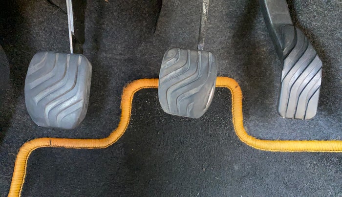 2017 Renault Kwid RXT 1.0, Petrol, Manual, 36,916 km, Pedals