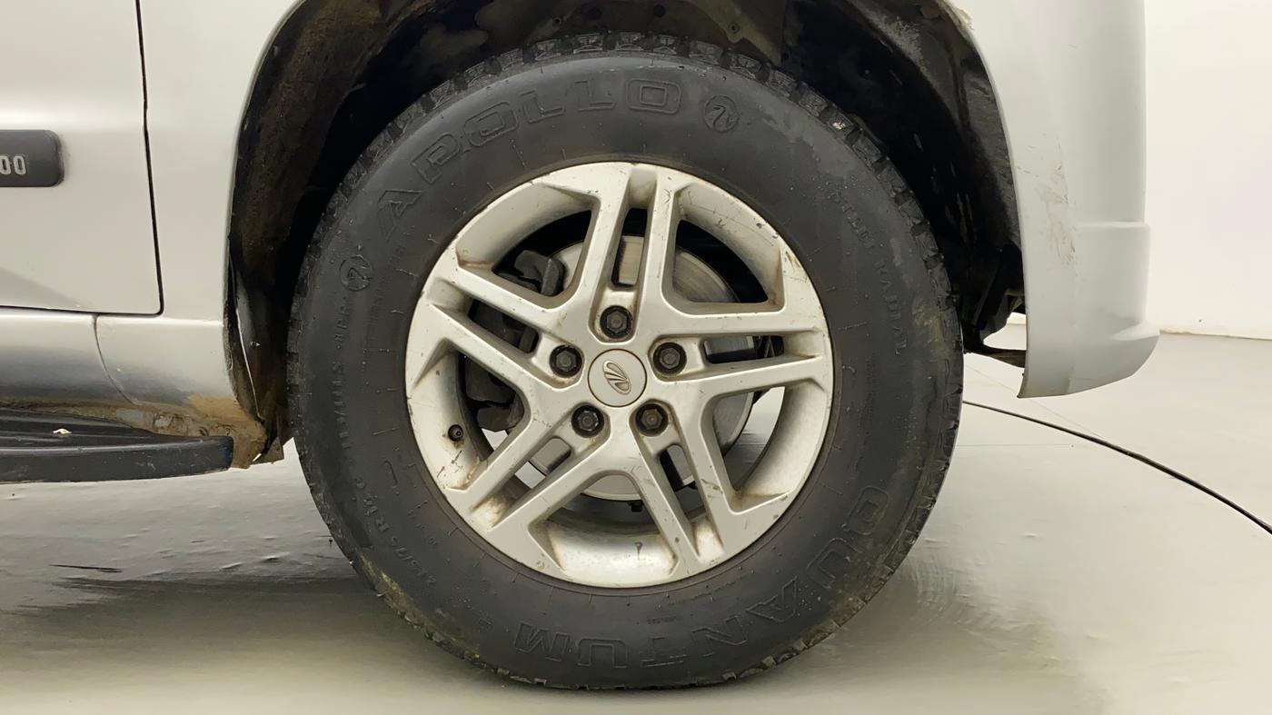 2018 Mahindra TUV 300 PLUS P8, Diesel, Manual, 94,276 km, Right Front Wheel