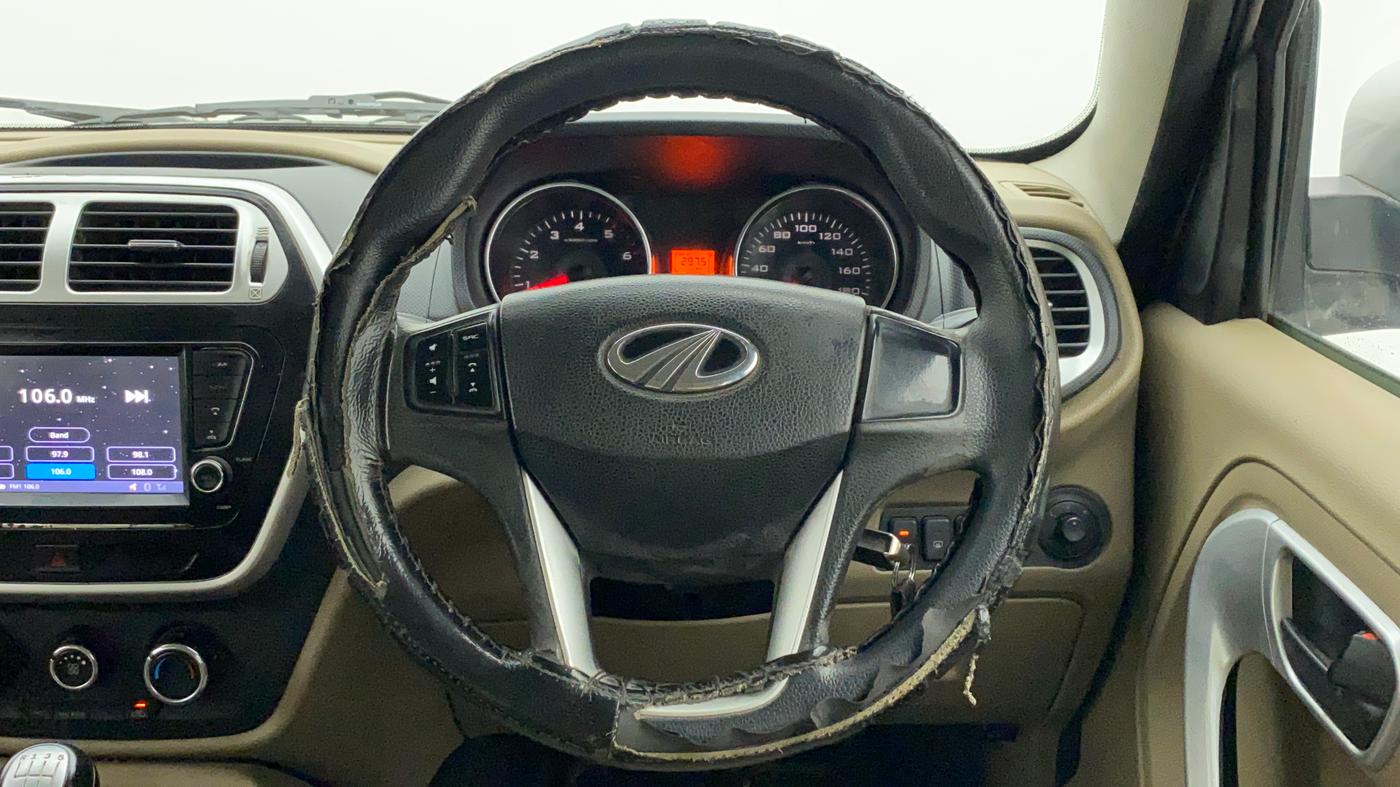2018 Mahindra TUV 300 PLUS P8, Diesel, Manual, 94,276 km, Steering Wheel Close Up