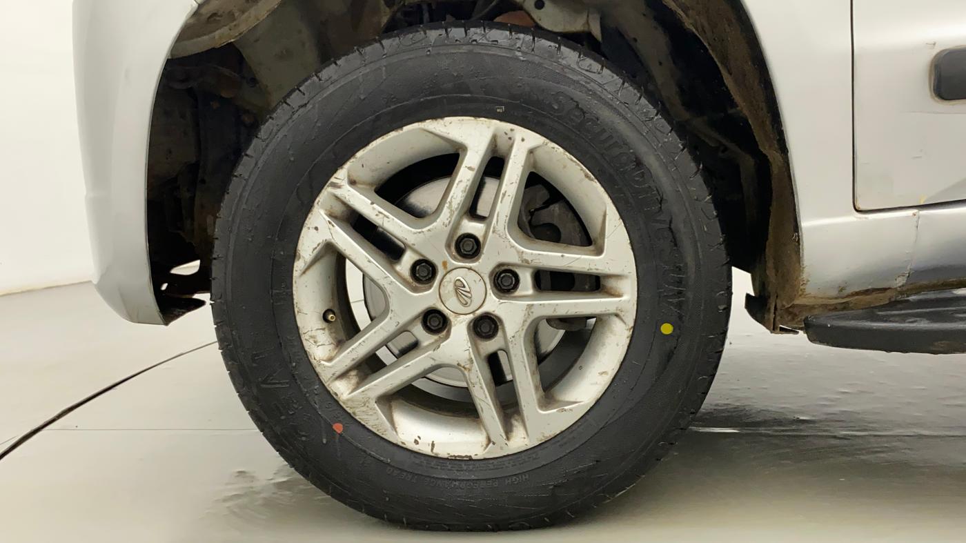 2018 Mahindra TUV 300 PLUS P8, Diesel, Manual, 94,276 km, Left Front Wheel
