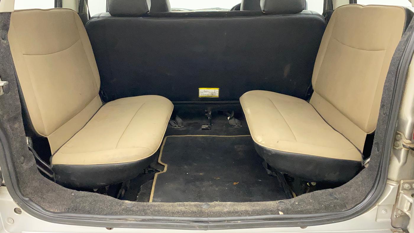 2018 Mahindra TUV 300 PLUS P8, Diesel, Manual, 94,276 km, Third Seat Row ( optional )