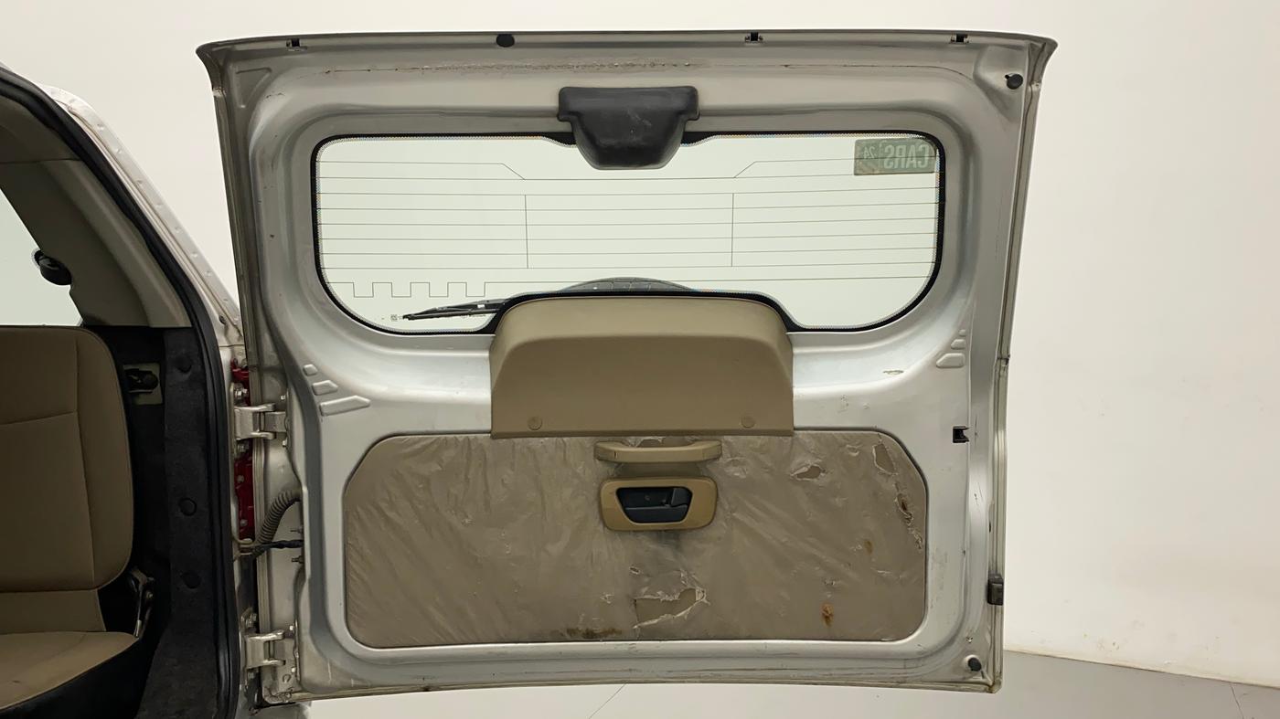 2018 Mahindra TUV 300 PLUS P8, Diesel, Manual, 94,276 km, Boot Door Open
