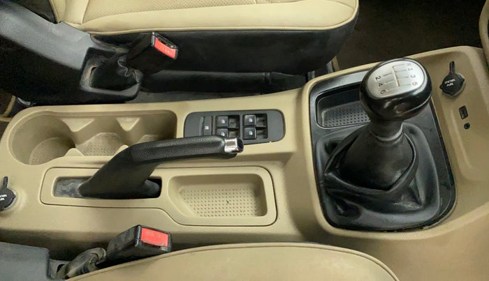2018 Mahindra TUV 300 PLUS P8, Diesel, Manual, 94,276 km, Gear Lever