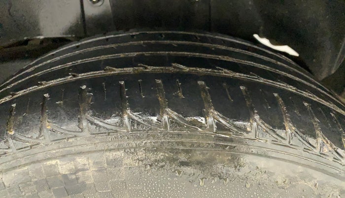 2018 Mahindra TUV 300 PLUS P8, Diesel, Manual, 94,276 km, Left Rear Tyre Tread