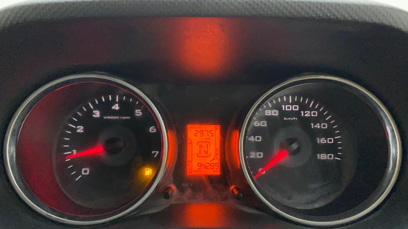 2018 Mahindra TUV 300 PLUS P8, Diesel, Manual, 94,276 km, Odometer Image