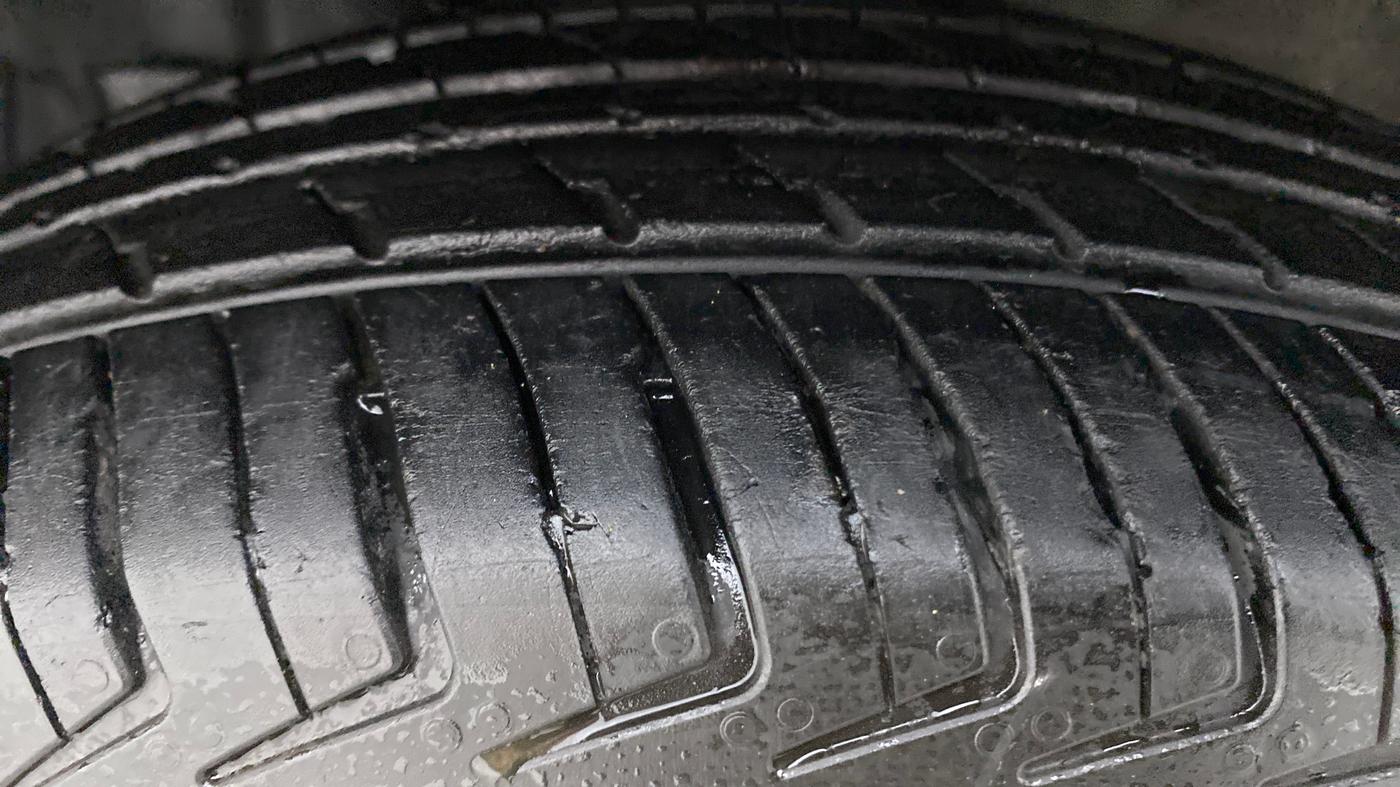 2021 Maruti New Wagon-R 1.0 Lxi (o) cng, CNG, Manual, 21,559 km, Left Front Tyre Tread