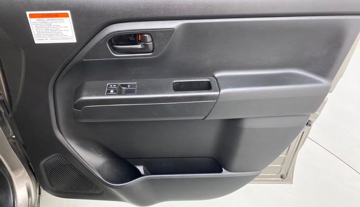 2021 Maruti New Wagon-R 1.0 Lxi (o) cng, CNG, Manual, 21,559 km, Driver Side Door Panels Control