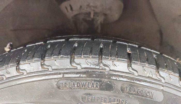 2019 Hyundai NEW SANTRO SPORTZ CNG, CNG, Manual, 79,475 km, Right Front Tyre Tread