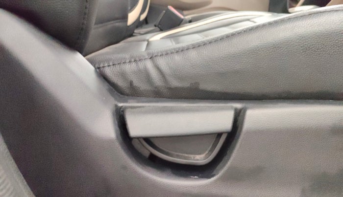 2019 Hyundai NEW SANTRO SPORTZ CNG, CNG, Manual, 79,475 km, Driver Side Adjustment Panel