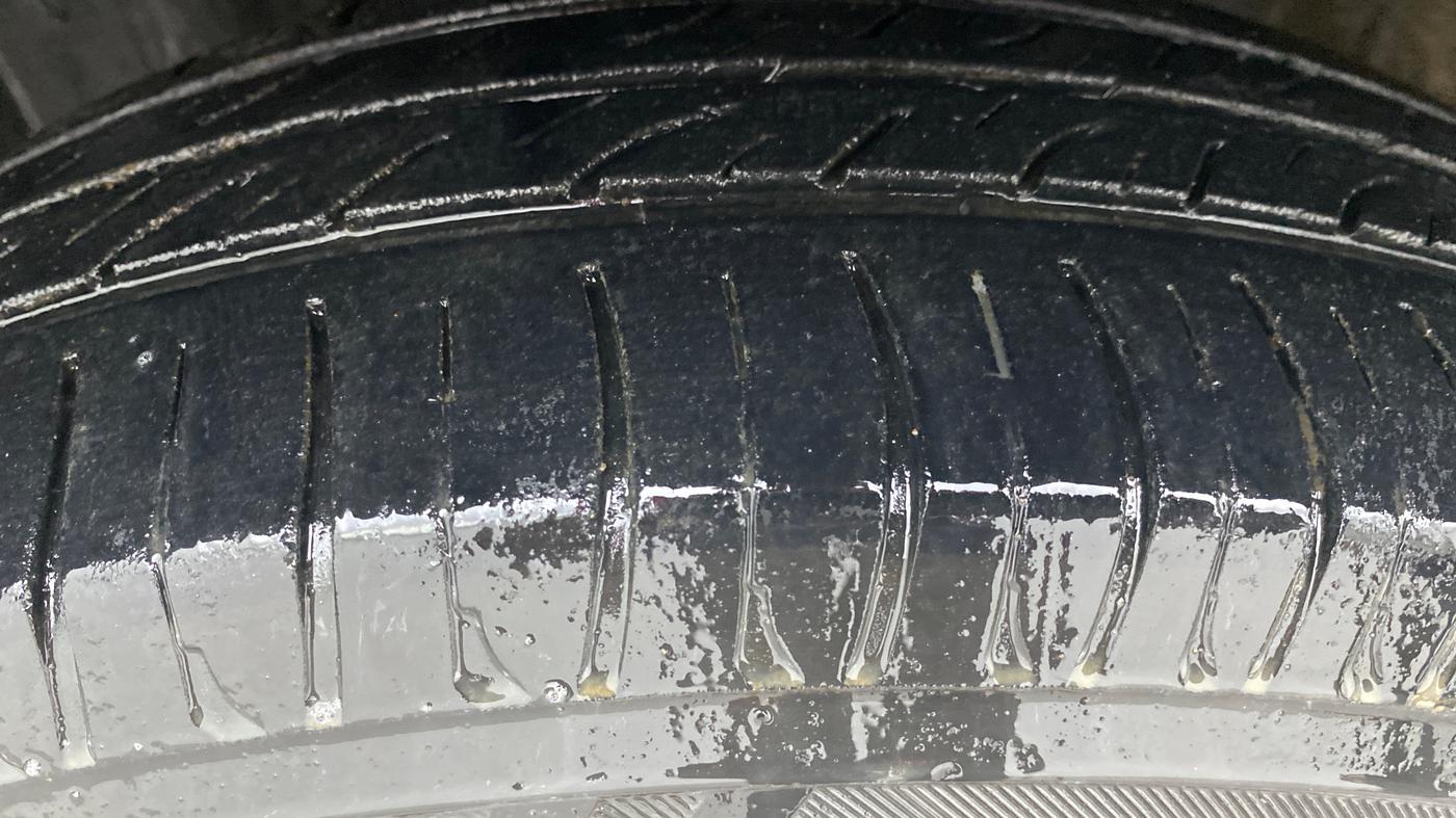 2015 Renault Pulse RXL DIESEL, Diesel, Manual, 66,402 km, Left Front Tyre Tread