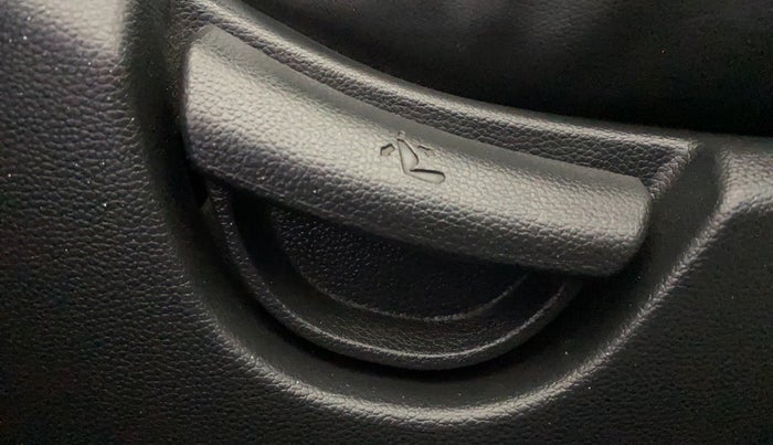 2013 Hyundai Grand i10 SPORTZ 1.2 KAPPA VTVT, Petrol, Manual, 28,268 km, Driver Side Adjustment Panel