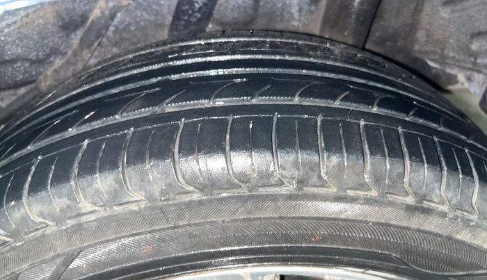 2016 Honda Amaze 1.2L I-VTEC VX, Petrol, Manual, 61,826 km, Left Rear Tyre Tread