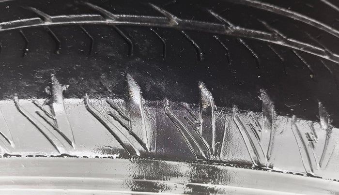 2023 Tata Safari XZA PLUS O 6STR, Diesel, Automatic, 33,899 km, Right Front Tyre Tread