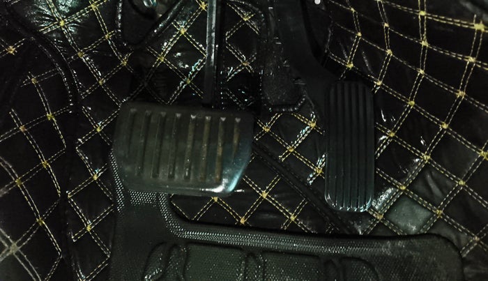 2023 Tata Safari XZA PLUS O 6STR, Diesel, Automatic, 33,899 km, Pedals