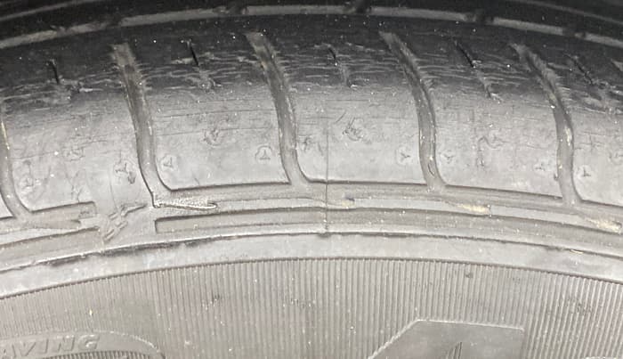 2015 Ford Ecosport TREND+ 1.0L ECOBOOST, Petrol, Manual, 81,228 km, Right Front Tyre Tread