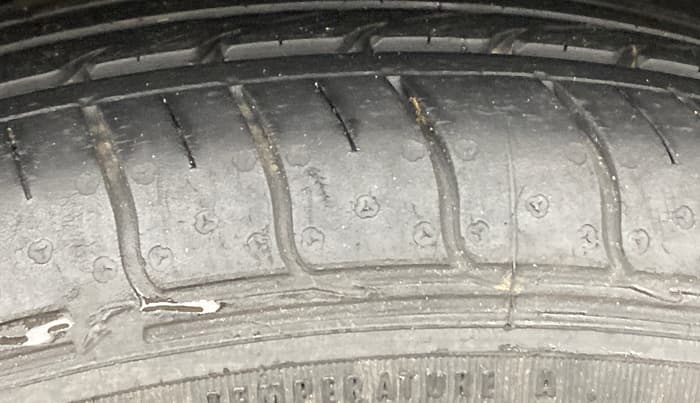 2015 Ford Ecosport TREND+ 1.0L ECOBOOST, Petrol, Manual, 81,228 km, Right Rear Tyre Tread