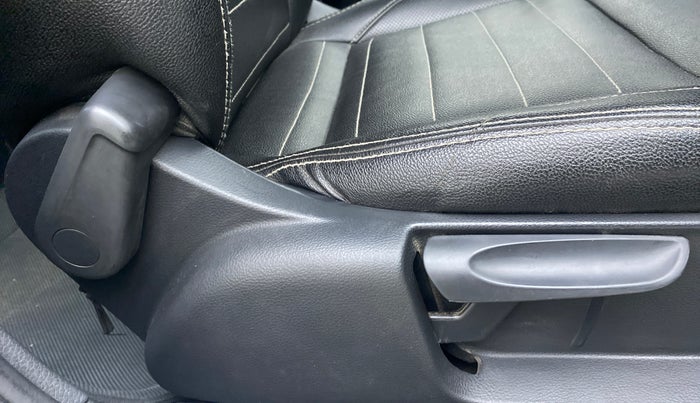 2018 Volkswagen Ameo COMFORTLINE 1.0, Petrol, Manual, 28,430 km, Driver Side Adjustment Panel
