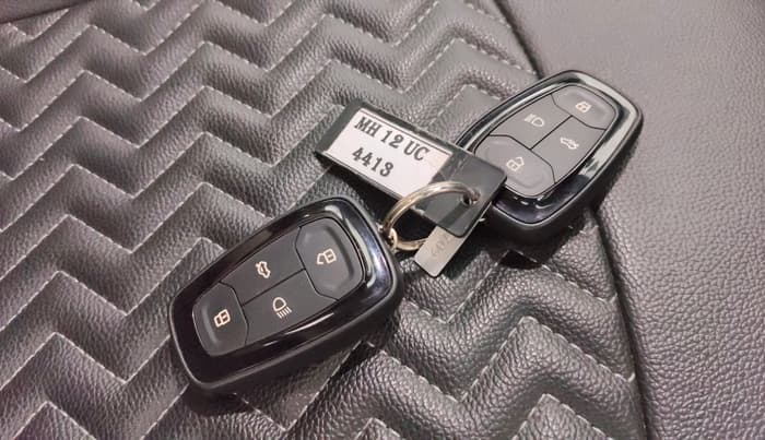 2022 Tata NEXON XZ PLUS PETROL DUAL TONE, Petrol, Manual, 41,984 km, Key Close Up