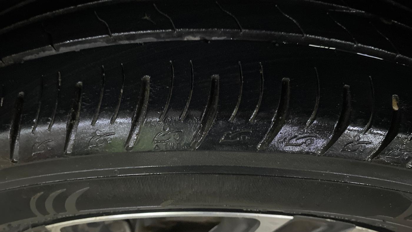 2018 Mahindra MARAZZO M8 7 STR, Diesel, Manual, 1,15,412 km, Right Rear Tyre Tread