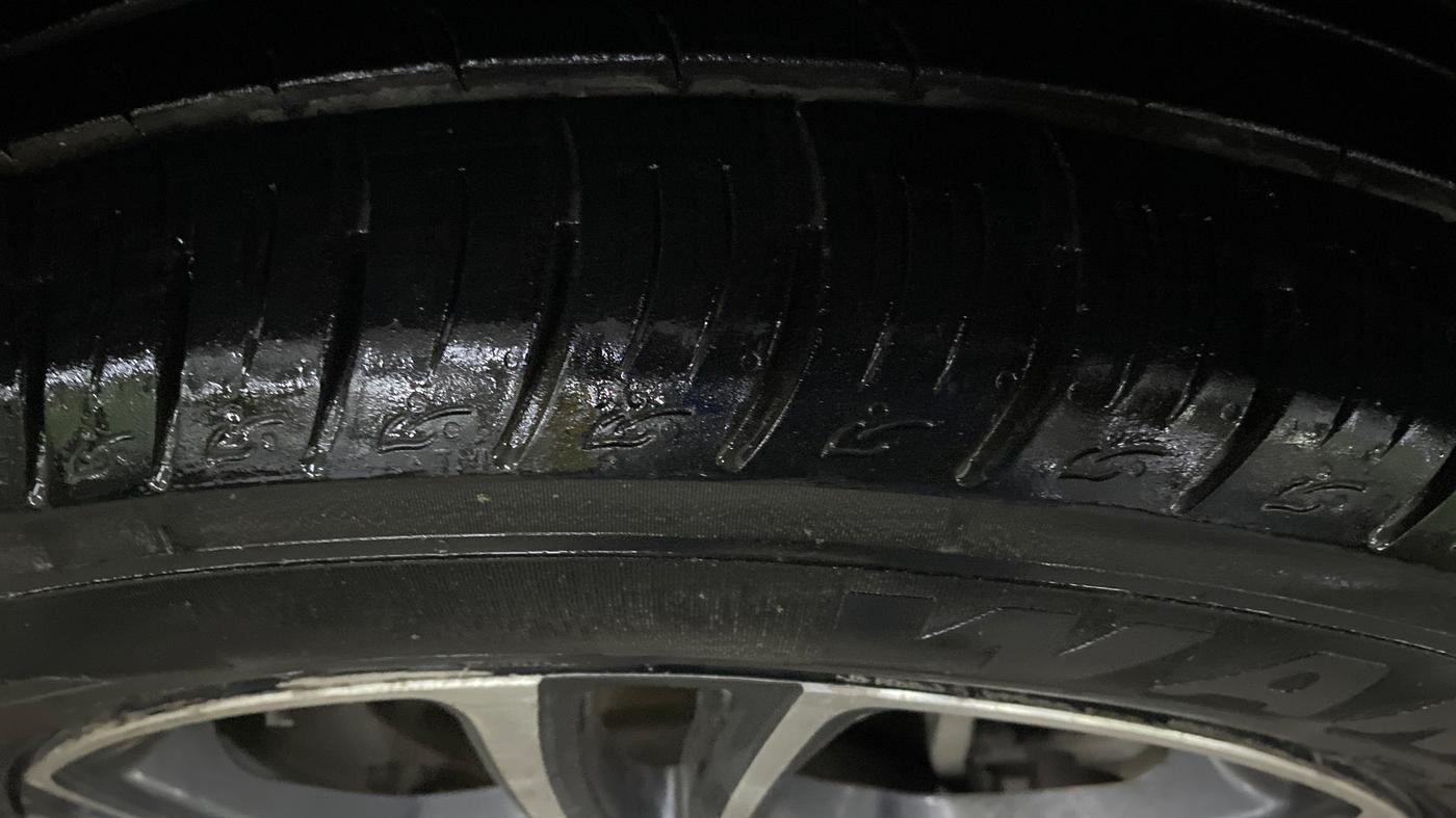 2018 Mahindra MARAZZO M8 7 STR, Diesel, Manual, 1,15,412 km, Right Front Tyre Tread