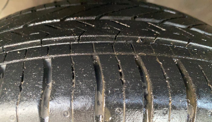 2017 Hyundai Grand i10 MAGNA 1.2 KAPPA VTVT, Petrol, Manual, 83,516 km, Left Front Tyre Tread