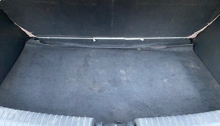 2017 Hyundai Grand i10 MAGNA 1.2 KAPPA VTVT, Petrol, Manual, 83,516 km, Boot Inside