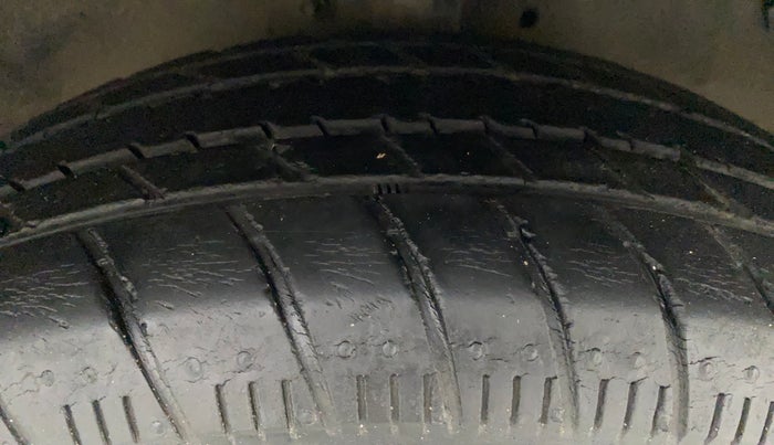 2016 Maruti Celerio ZXI AMT, Petrol, Automatic, 53,338 km, Right Front Tyre Tread