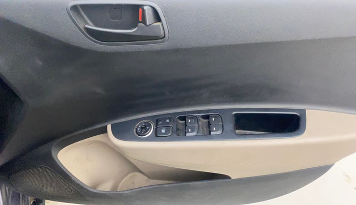 2017 Hyundai Grand i10 MAGNA 1.2 KAPPA VTVT, Petrol, Manual, 94,931 km, Driver Side Door Panels Control