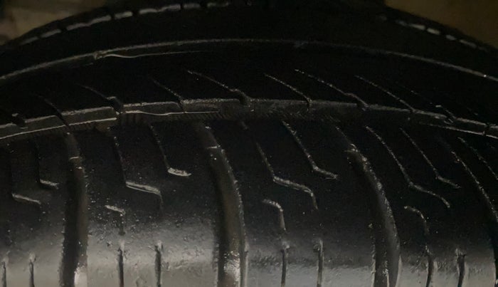 2017 Hyundai Grand i10 MAGNA 1.2 KAPPA VTVT, Petrol, Manual, 94,931 km, Left Front Tyre Tread