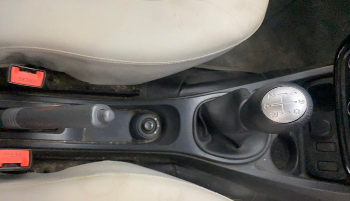2015 Renault Duster 85 PS RXL DIESEL (OPT), Diesel, Manual, 84,284 km, Gear Lever