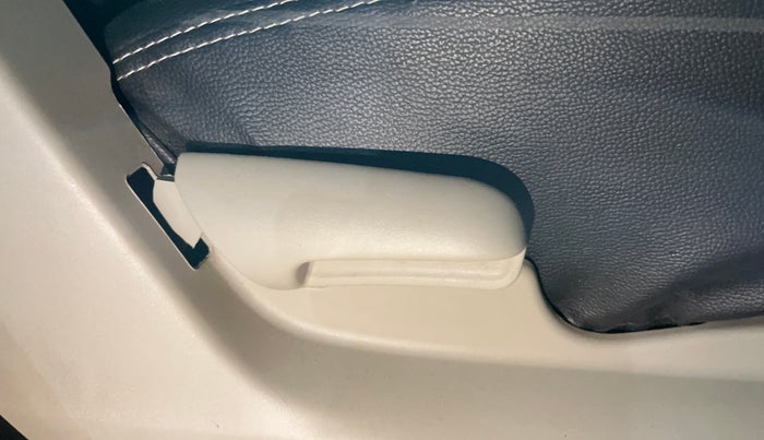 2017 Maruti Celerio VXI, Petrol, Manual, 20,300 km, Driver Side Adjustment Panel