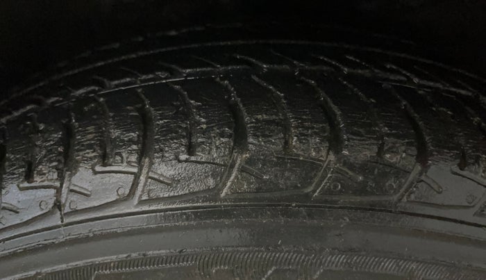 2017 Maruti Celerio VXI, Petrol, Manual, 20,300 km, Right Front Tyre Tread