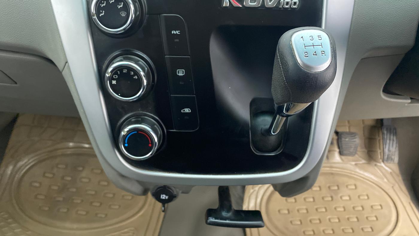 2016 Mahindra Kuv100 K6 D 5 STR, Diesel, Manual, 43,073 km, Gear Lever