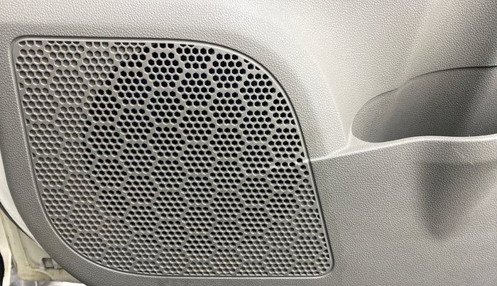 2016 Mahindra Kuv100 K6 D 5 STR, Diesel, Manual, 43,073 km, Speaker