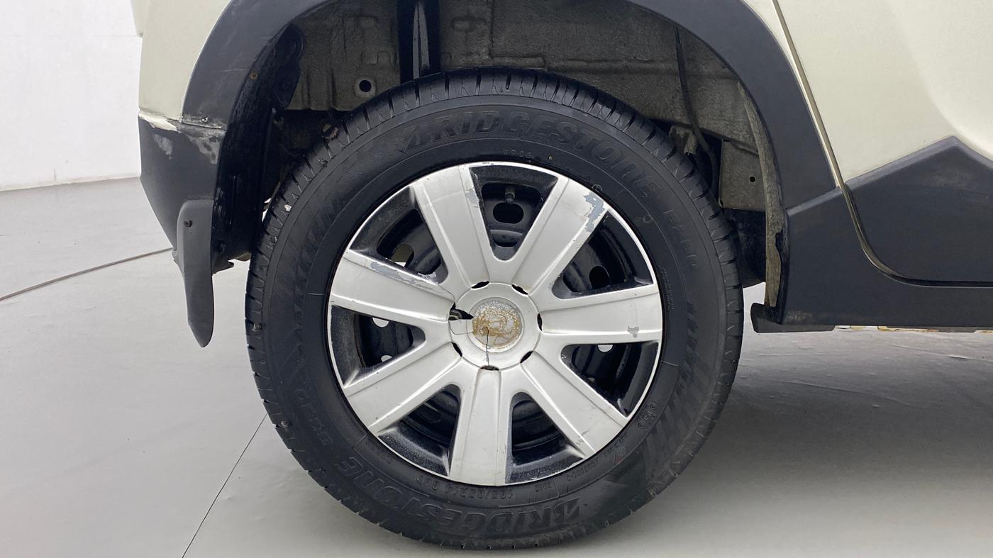 2016 Mahindra Kuv100 K6 D 5 STR, Diesel, Manual, 43,073 km, Right Rear Wheel