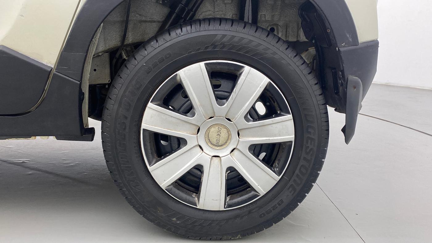 2016 Mahindra Kuv100 K6 D 5 STR, Diesel, Manual, 43,073 km, Left Rear Wheel