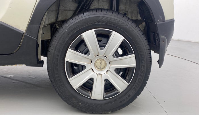 2016 Mahindra Kuv100 K6 D 5 STR, Diesel, Manual, 43,073 km, Left Rear Wheel