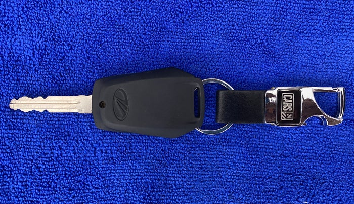 2016 Mahindra Kuv100 K6 D 5 STR, Diesel, Manual, 43,073 km, Key Close Up