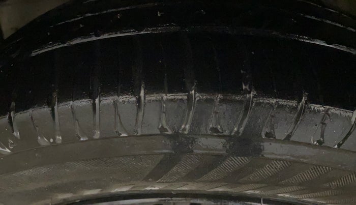 2017 Maruti Wagon R 1.0 VXI, Petrol, Manual, 39,175 km, Left Front Tyre Tread