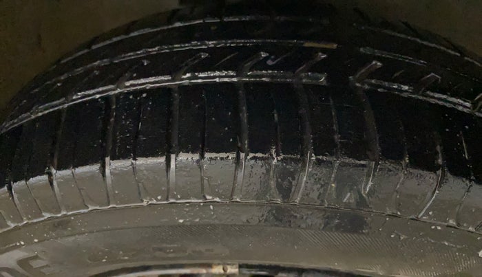 2017 Maruti Wagon R 1.0 VXI, Petrol, Manual, 39,175 km, Right Front Tyre Tread