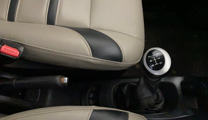 2017 Maruti Wagon R 1.0 VXI, Petrol, Manual, 39,175 km, Gear Lever