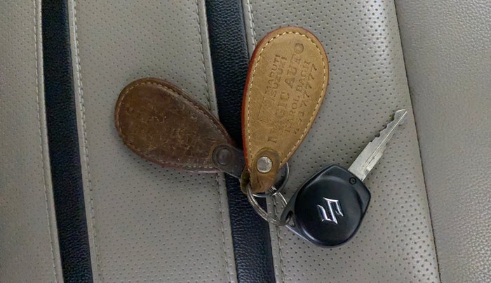 2017 Maruti Wagon R 1.0 VXI, Petrol, Manual, 39,175 km, Key Close Up