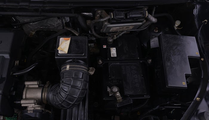 2016 Mahindra Kuv100 K8 6 STR, Petrol, Manual, 32,042 km, Engine View - Left