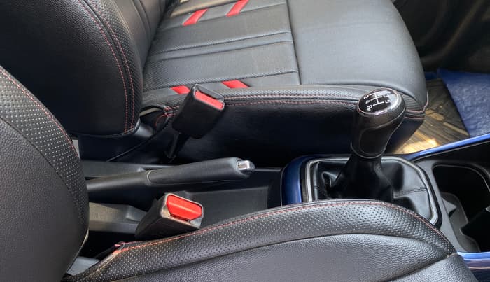 2020 Maruti IGNIS ALPHA 1.2, Petrol, Manual, 52,485 km, Gear Lever